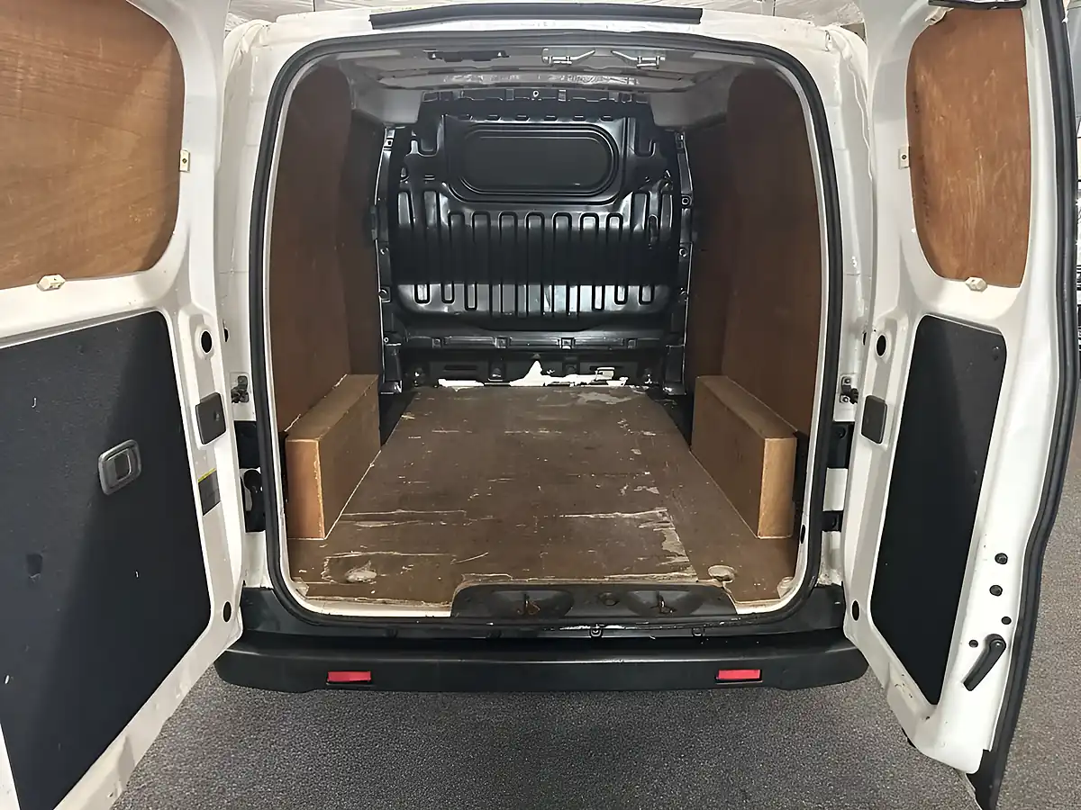 Used 2016 Nissan NV200 Acenta White - Interior and Exterior details 11
