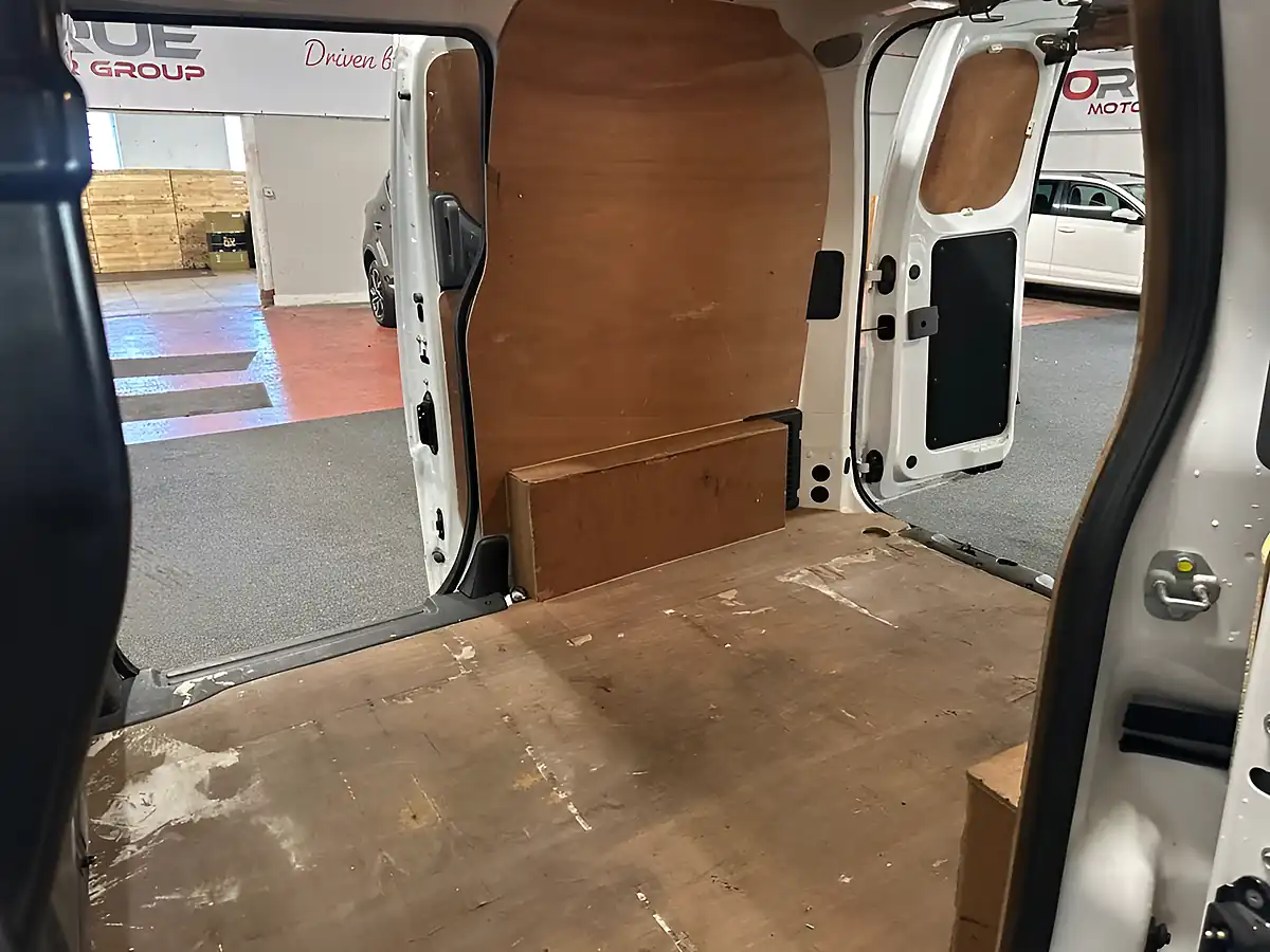 Used 2016 Nissan NV200 Acenta White - Interior and Exterior details 13