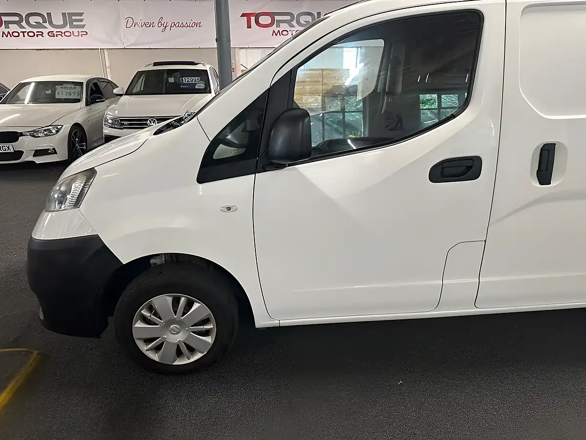 Used 2016 Nissan NV200 Acenta White - Interior and Exterior details 6
