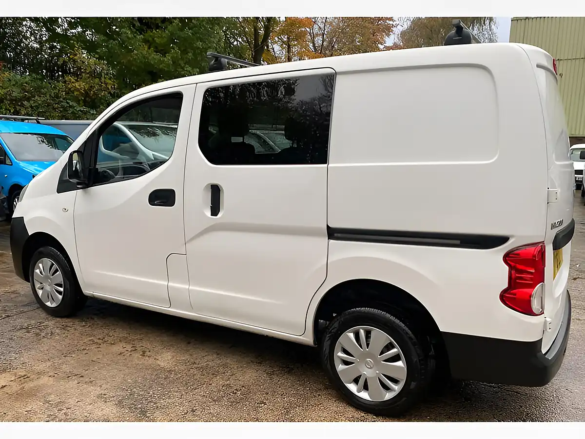 Used 2016 Nissan NV200 Acenta White - Interior and Exterior details 11