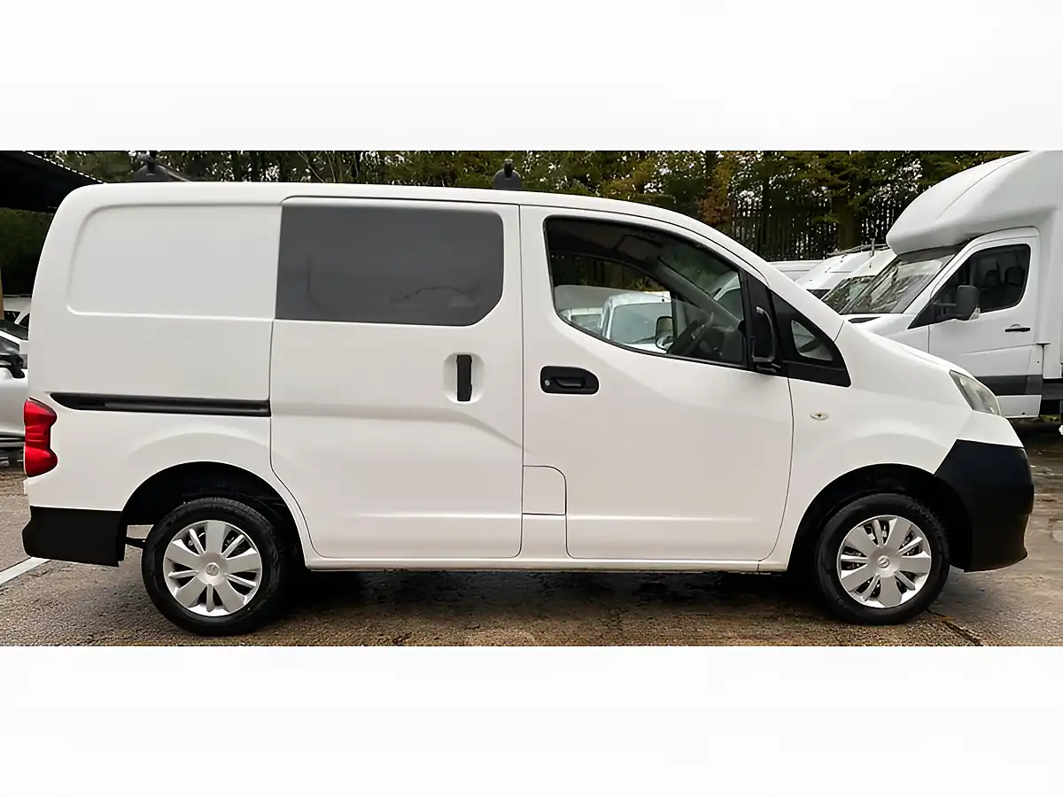 Used 2016 Nissan NV200 Acenta White - Interior and Exterior details 4