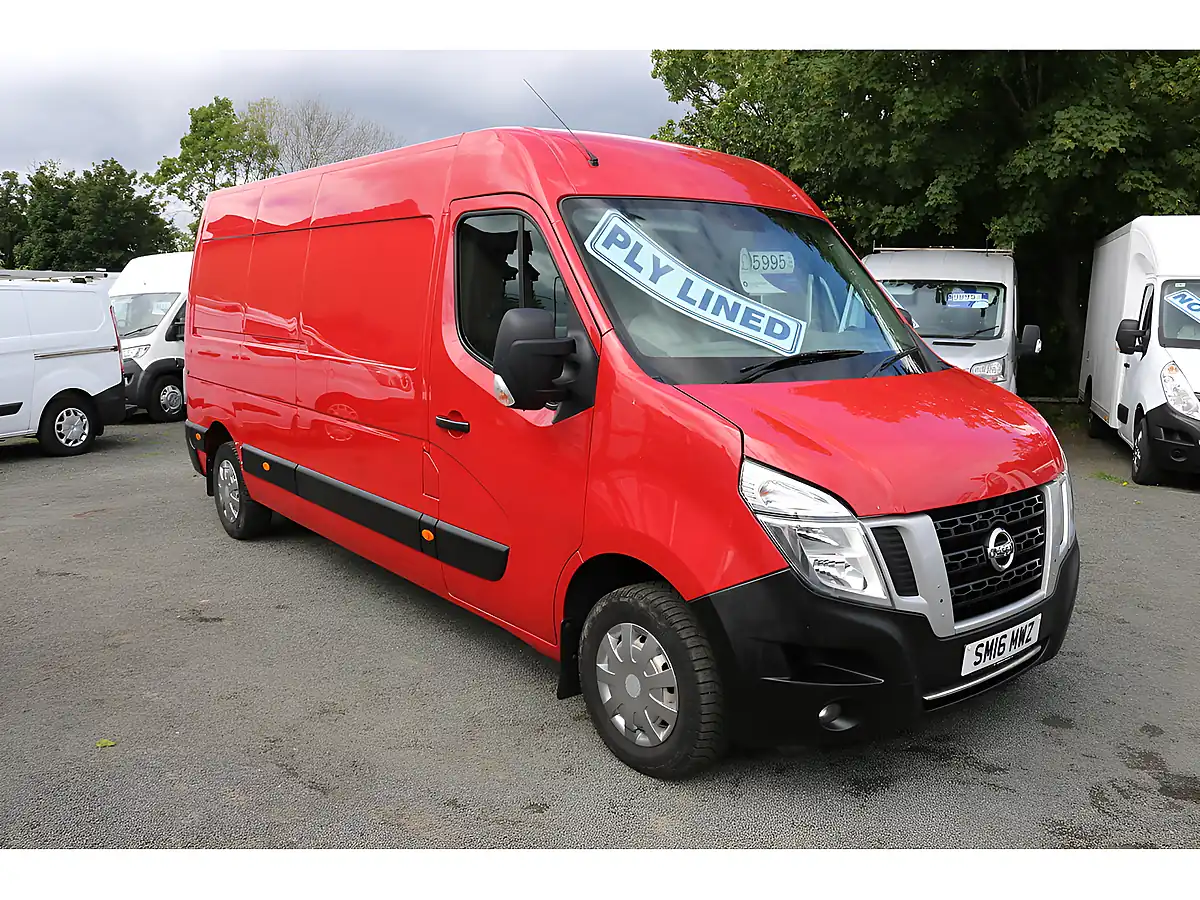 Used 2016 Nissan Nv400 Se H/R P/V Red - Front View