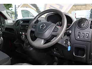 Used 2016 Nissan Nv400 Se H/R P/V Red - Interior and Exterior details 12
