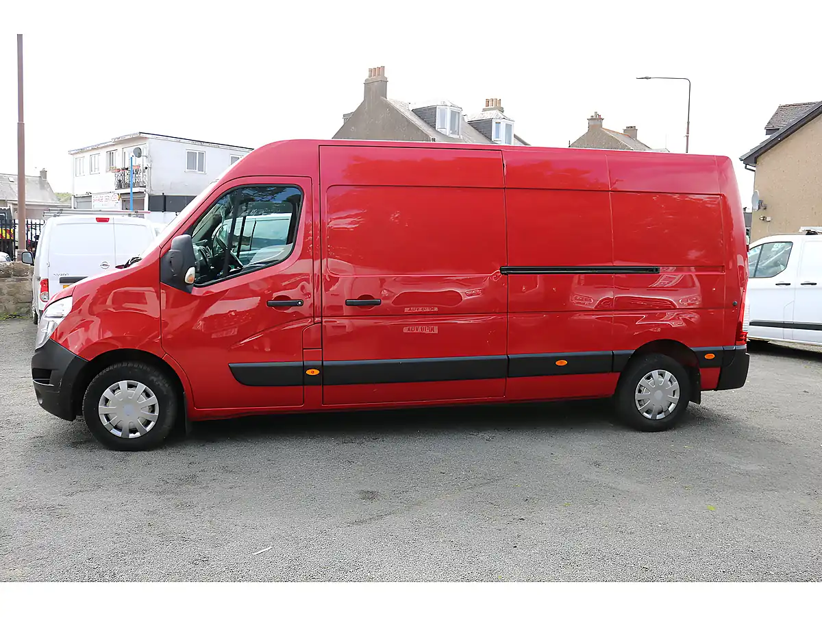 Used 2016 Nissan Nv400 Se H/R P/V Red - Interior and Exterior details 4