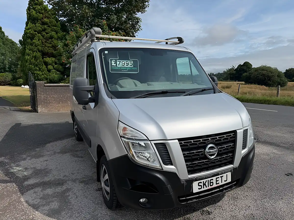 Used 2016 Nissan NV400 Se Silver - Front View