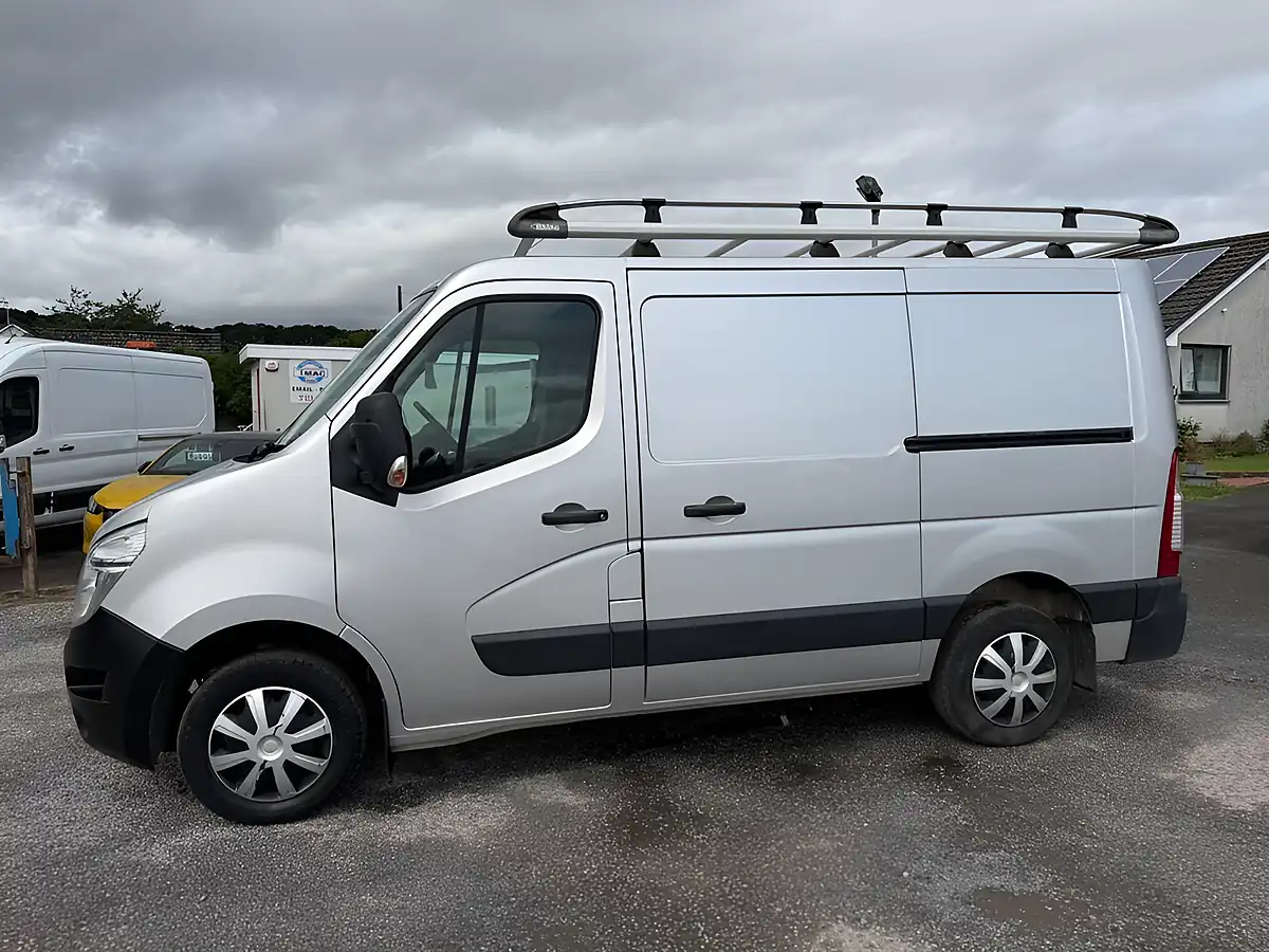 Used 2016 Nissan NV400 Se Silver - Interior and Exterior details 10