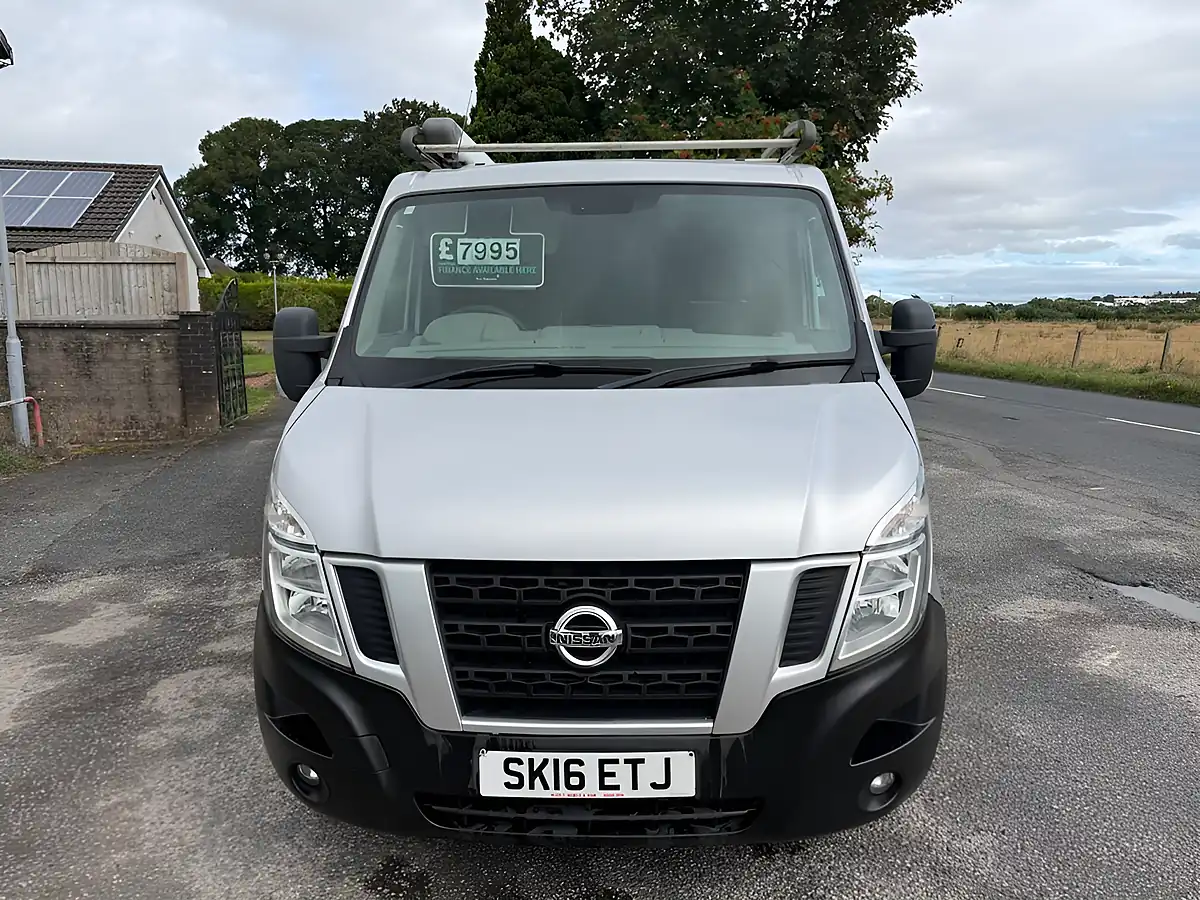 Used 2016 Nissan NV400 Se Silver - Interior and Exterior details 11