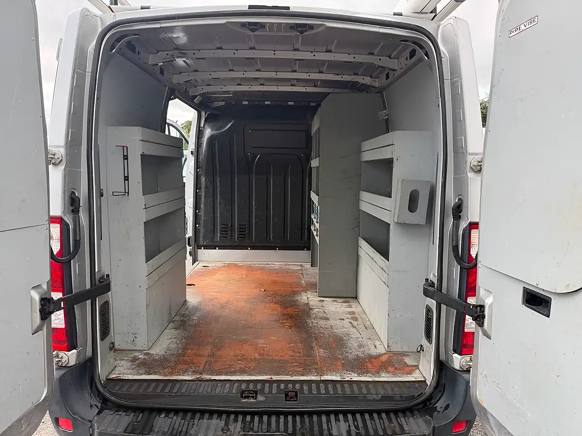 Used 2016 Nissan NV400 Se Silver - Interior and Exterior details 13