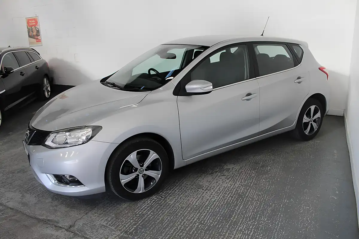 Used 2016 Nissan Pulsar Acenta Silver - Interior and Exterior details 4