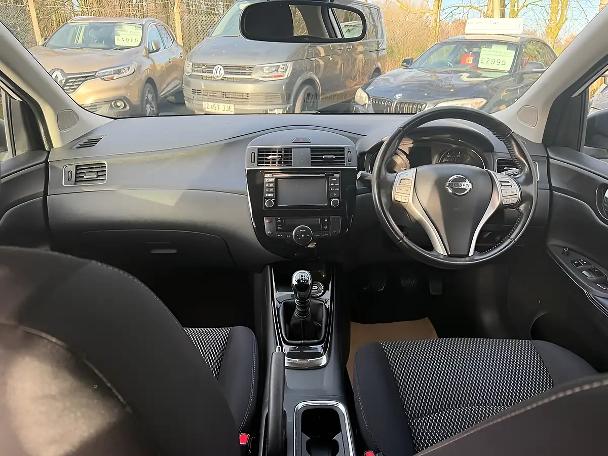Used 2016 Nissan Pulsar Acenta White - Interior and Exterior details 15