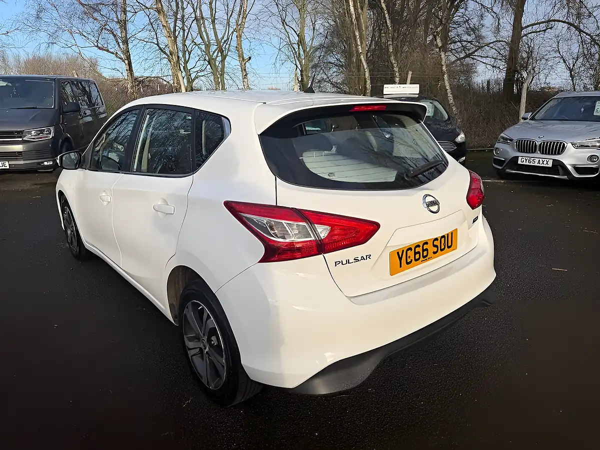 Used 2016 Nissan Pulsar Acenta White - Interior and Exterior details 4
