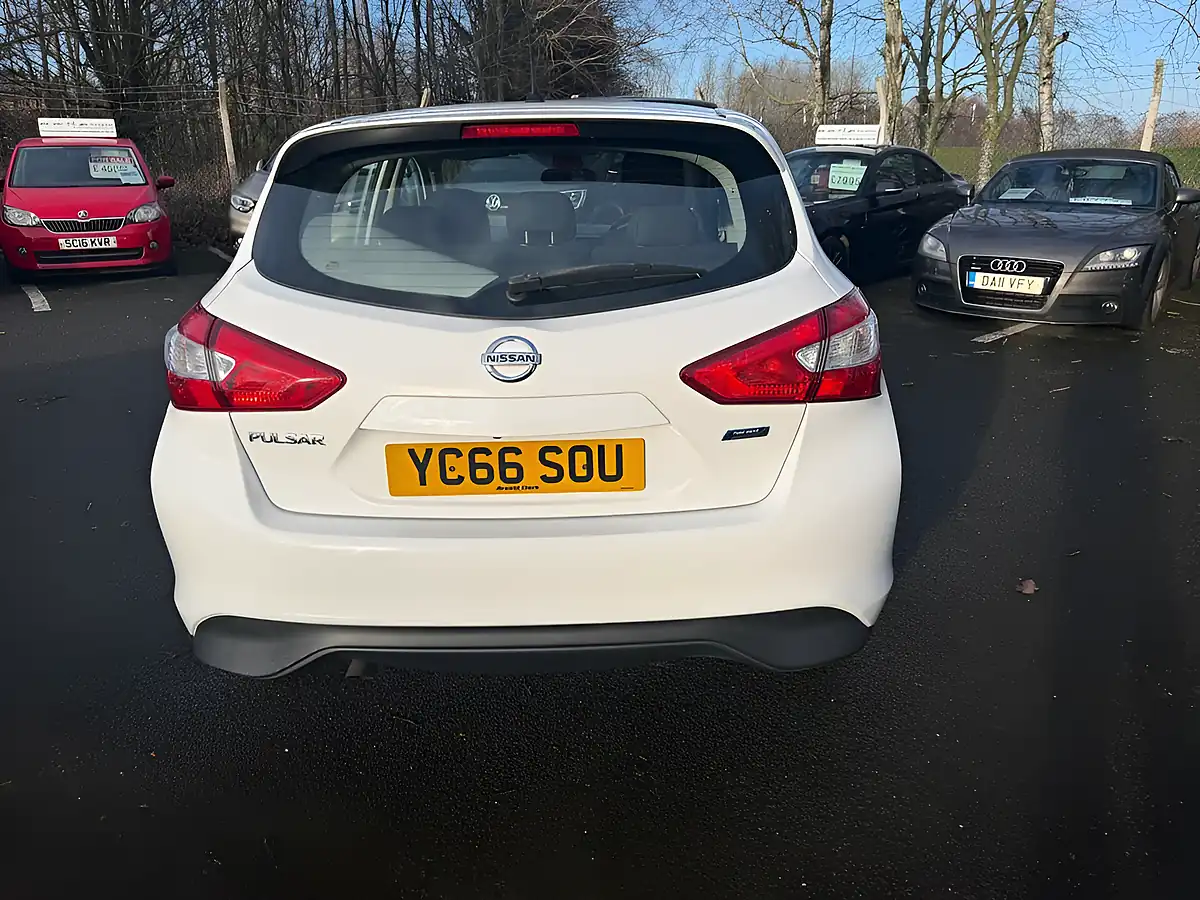Used 2016 Nissan Pulsar Acenta White - Interior and Exterior details 5