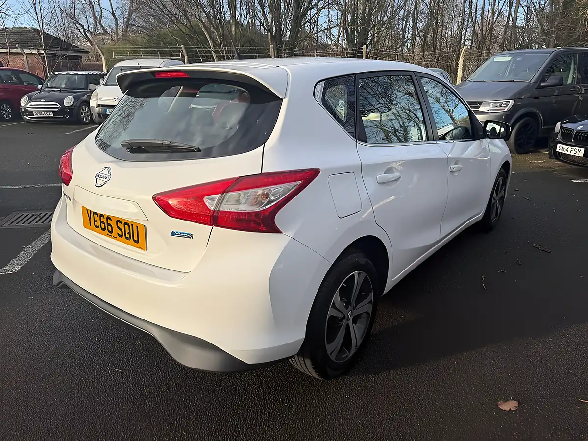 Used 2016 Nissan Pulsar Acenta White - Interior and Exterior details 6