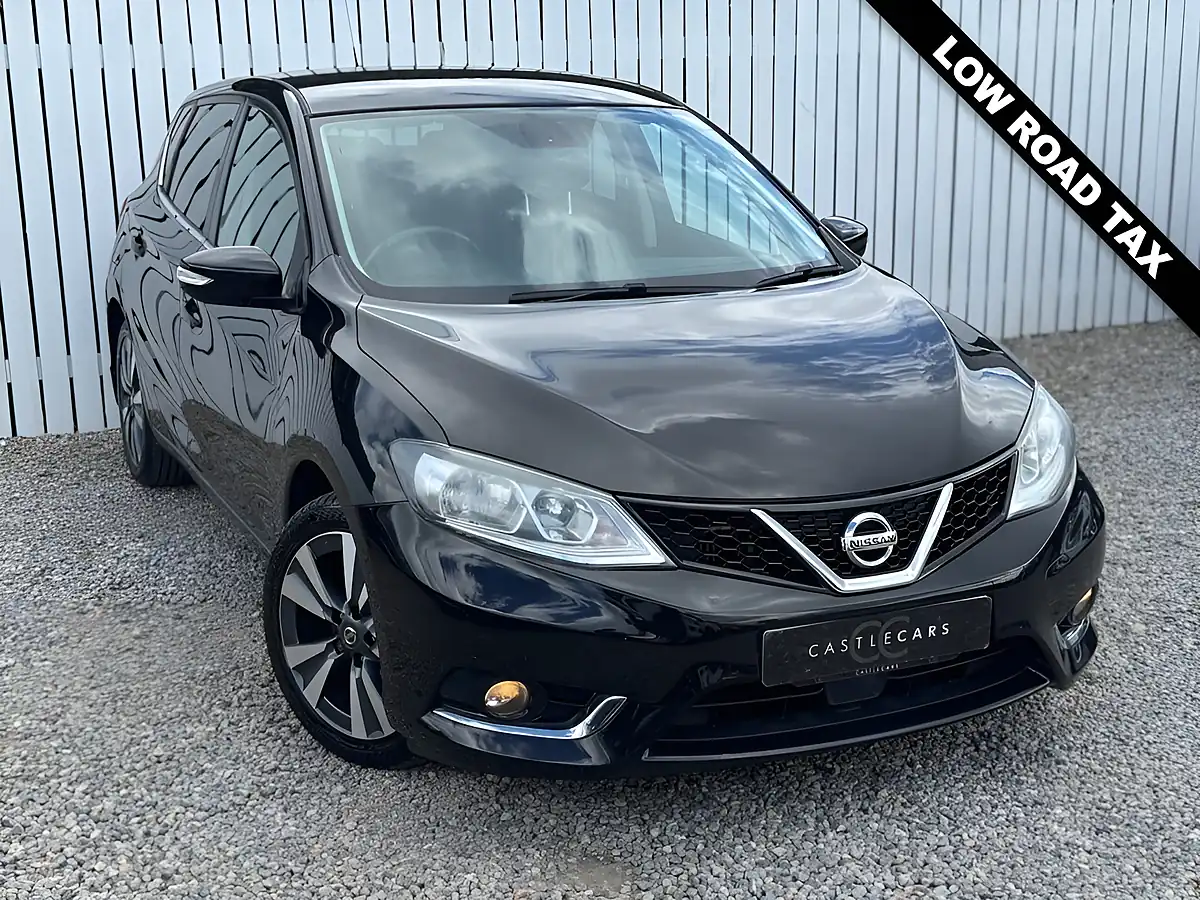 Used 2016 Nissan Pulsar N-Connecta Black - Front View