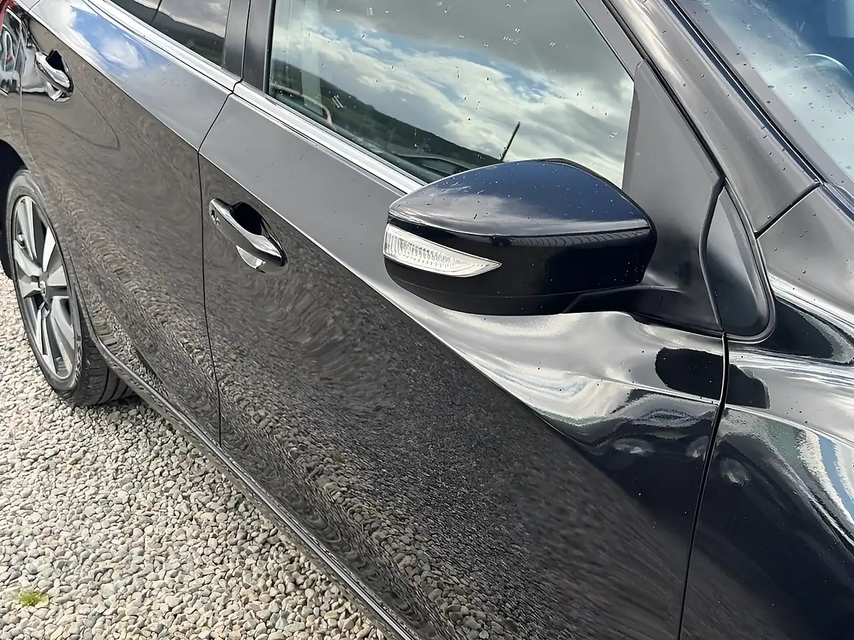 Used 2016 Nissan Pulsar N-Connecta Black - Interior and Exterior details 10