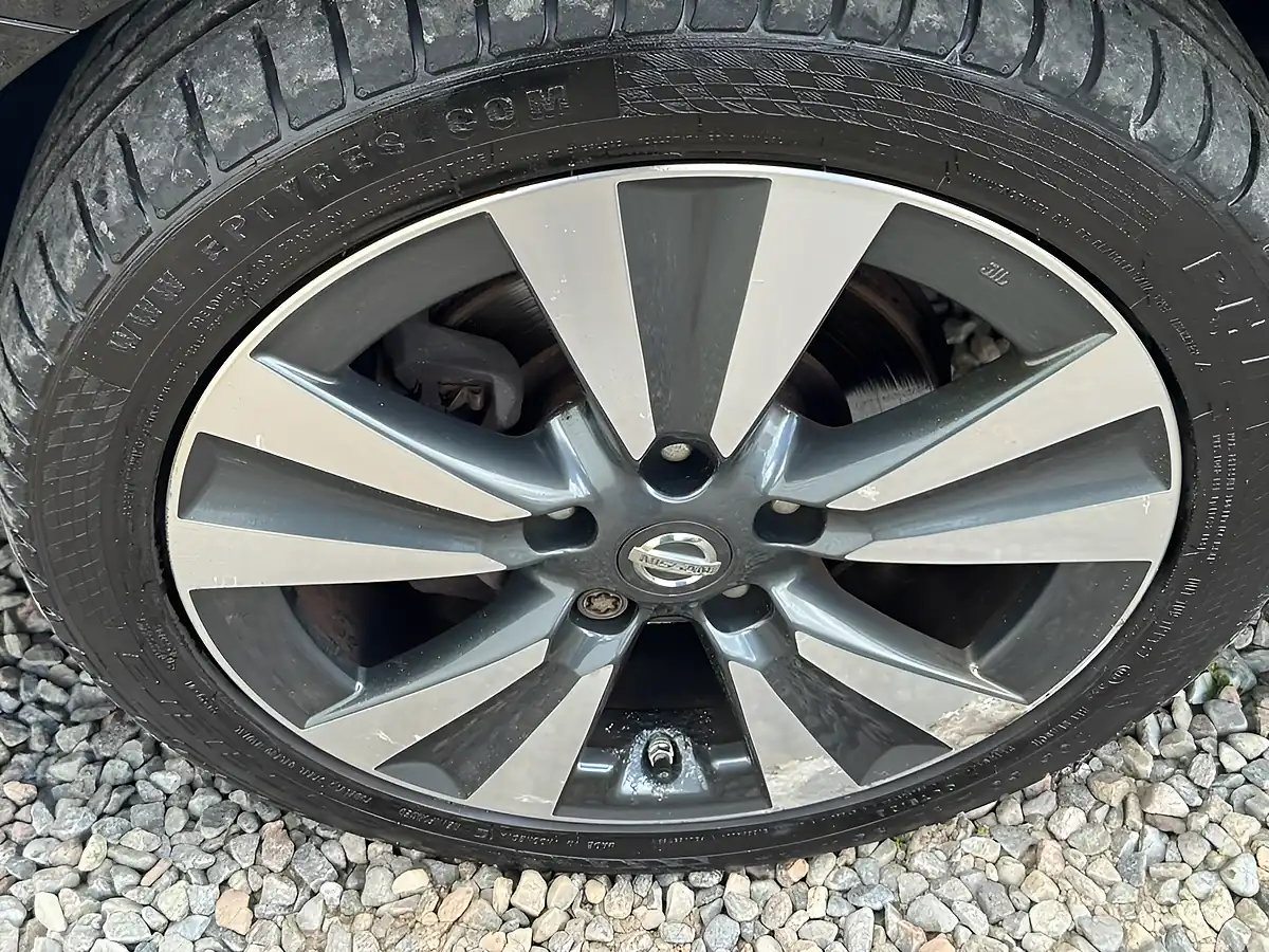 Used 2016 Nissan Pulsar N-Connecta Black - Interior and Exterior details 13