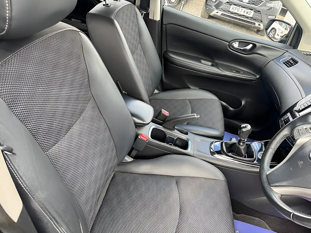 Used 2016 Nissan Pulsar N-Connecta Black - Interior and Exterior details 18