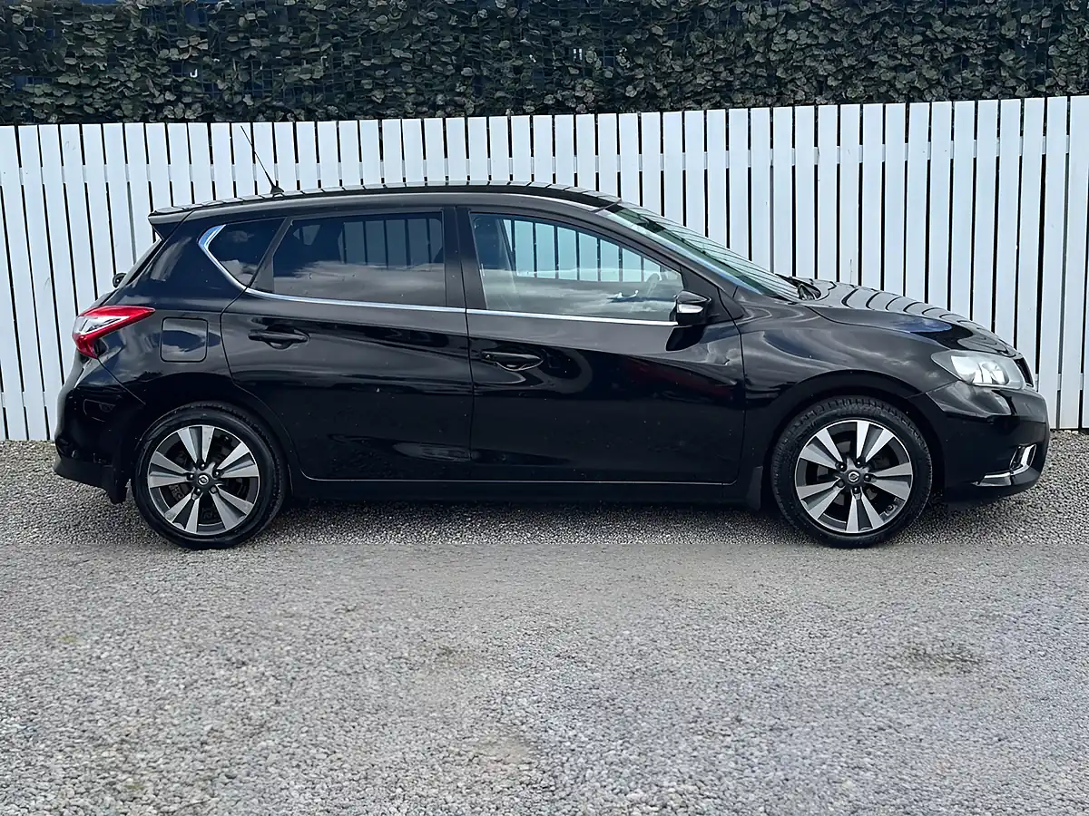 Used 2016 Nissan Pulsar N-Connecta Black - Interior and Exterior details 7