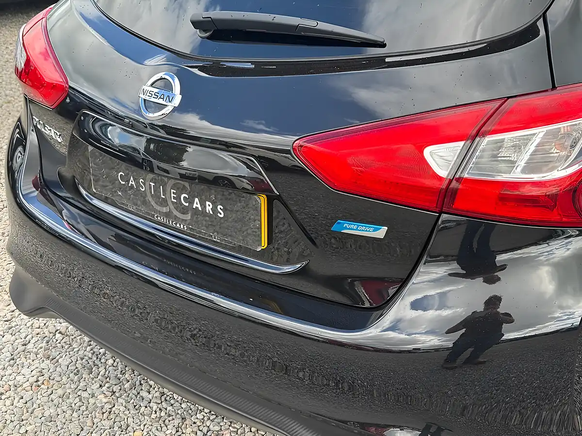 Used 2016 Nissan Pulsar N-Connecta Black - Interior and Exterior details 8