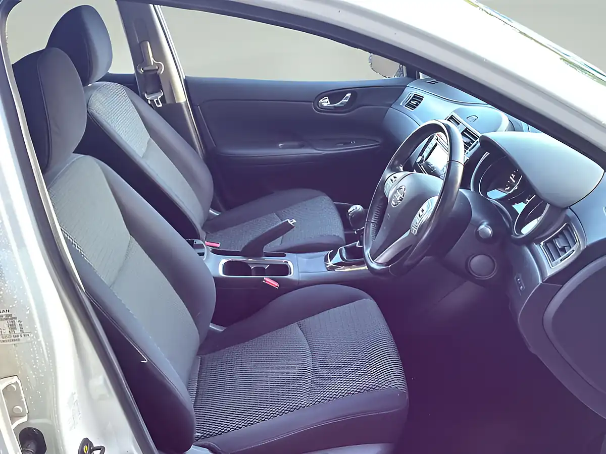 Used 2016 Nissan Pulsar N-Tec White - Interior and Exterior details 6