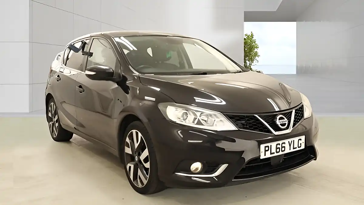 Used 2016 Nissan Pulsar Tekna Black Black - Interior and Exterior details 3