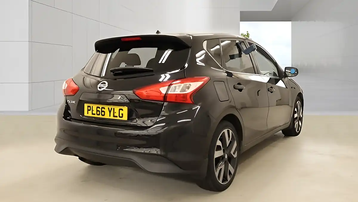 Used 2016 Nissan Pulsar Tekna Black Black - Interior and Exterior details 4