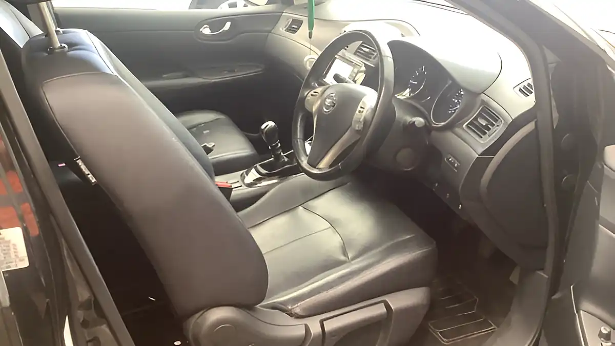 Used 2016 Nissan Pulsar Tekna Black Black - Interior and Exterior details 5