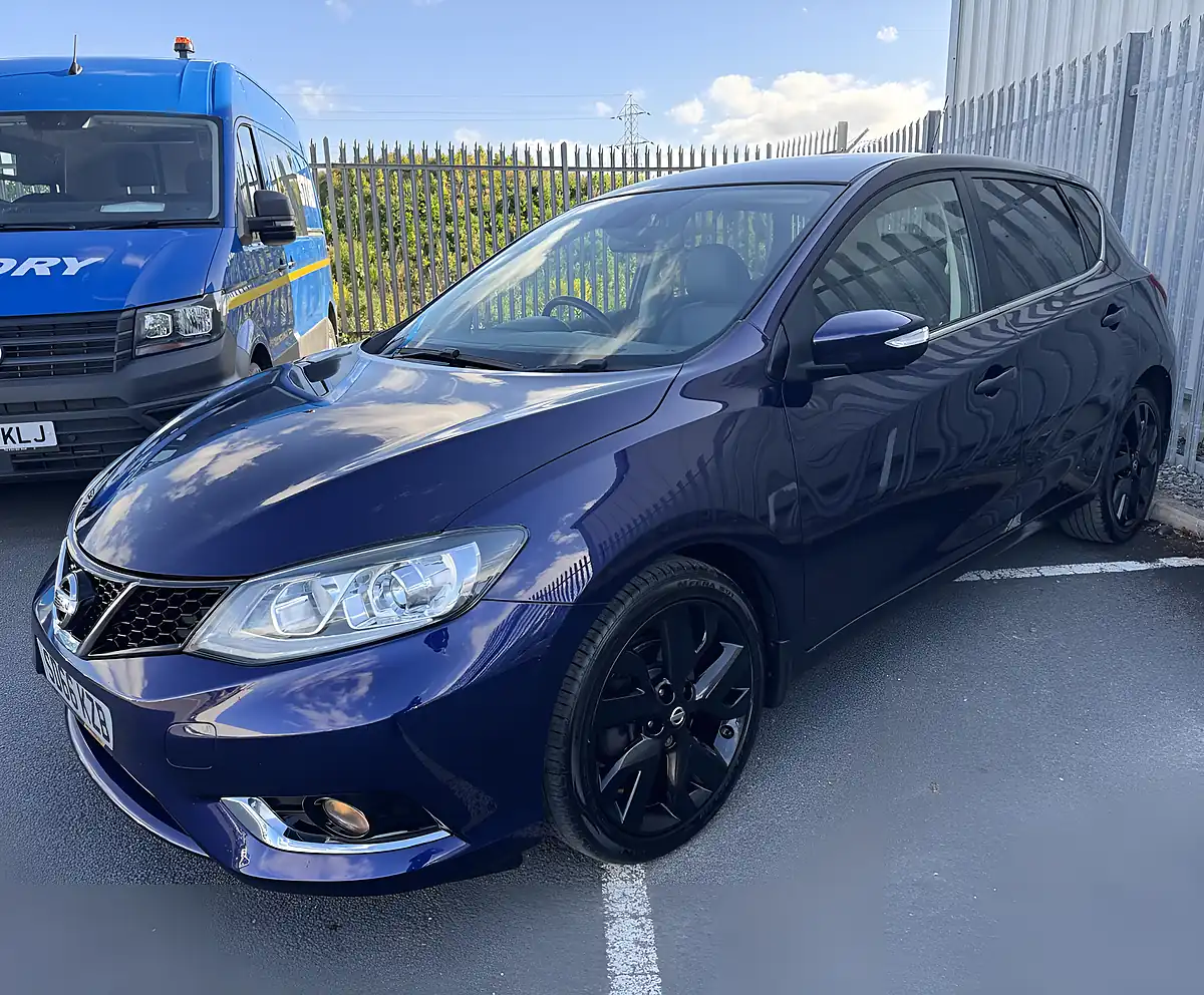 Used 2016 Nissan Pulsar Tekna Blue - Interior and Exterior details 3