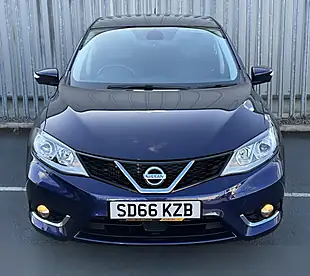 Used 2016 Nissan Pulsar Tekna Blue - Interior and Exterior details 4
