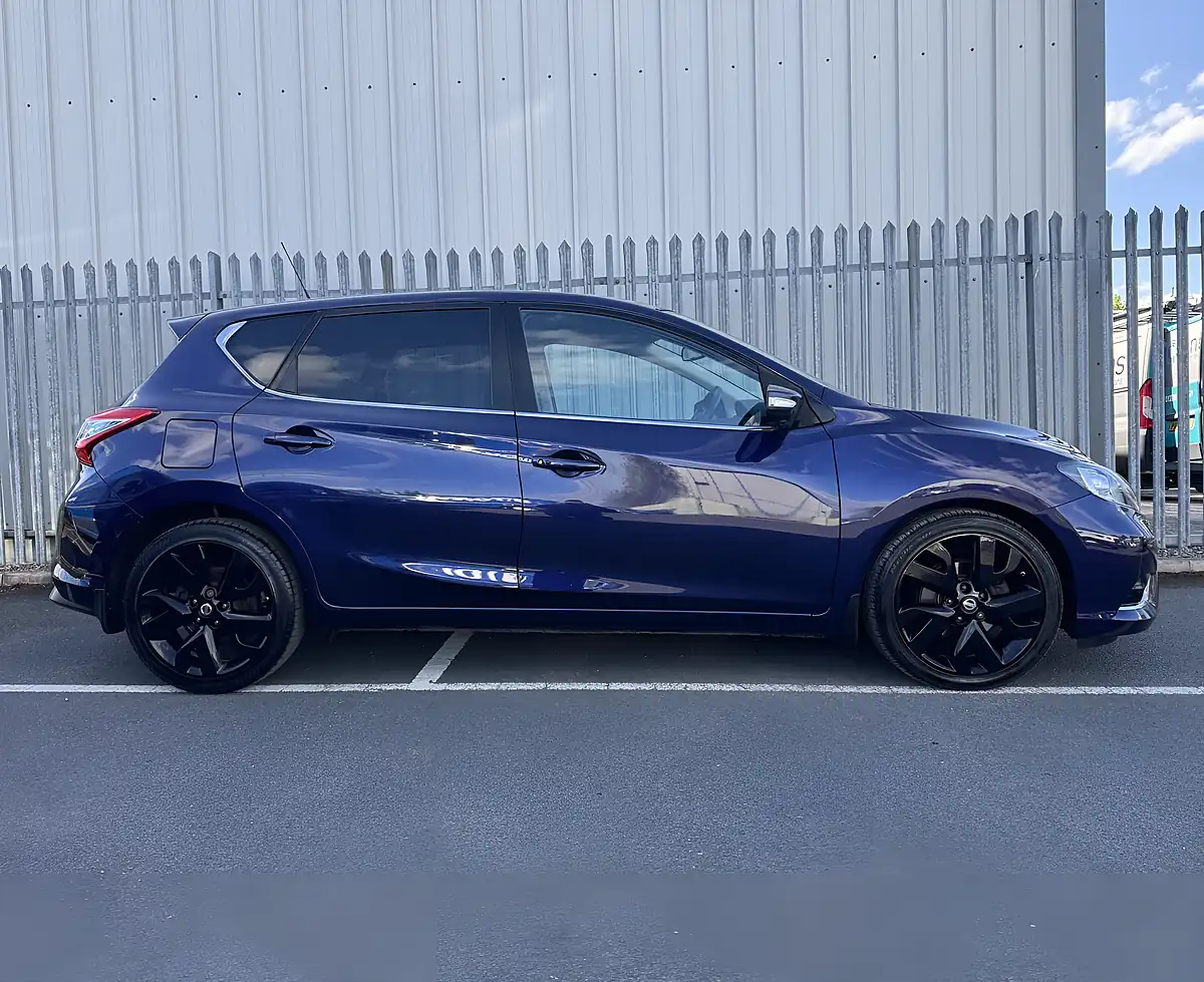Used 2016 Nissan Pulsar Tekna Blue - Interior and Exterior details 8