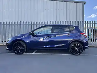 Used 2016 Nissan Pulsar Tekna Blue - Interior and Exterior details 9
