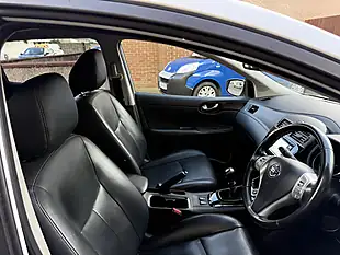 Used 2016 Nissan Pulsar Tekna White - Interior and Exterior details 7