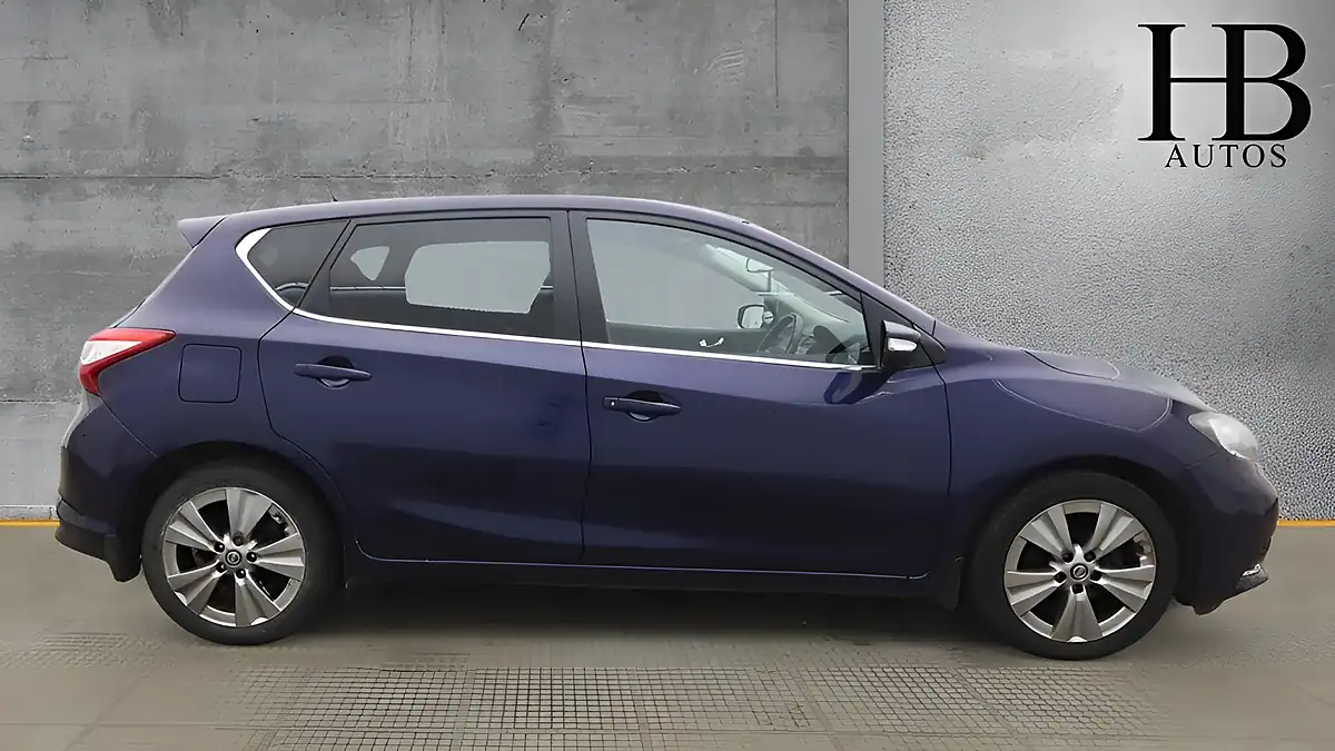 Used 2016 Nissan Pulsar Tekna Xtron Azure Blue - Interior and Exterior details 6