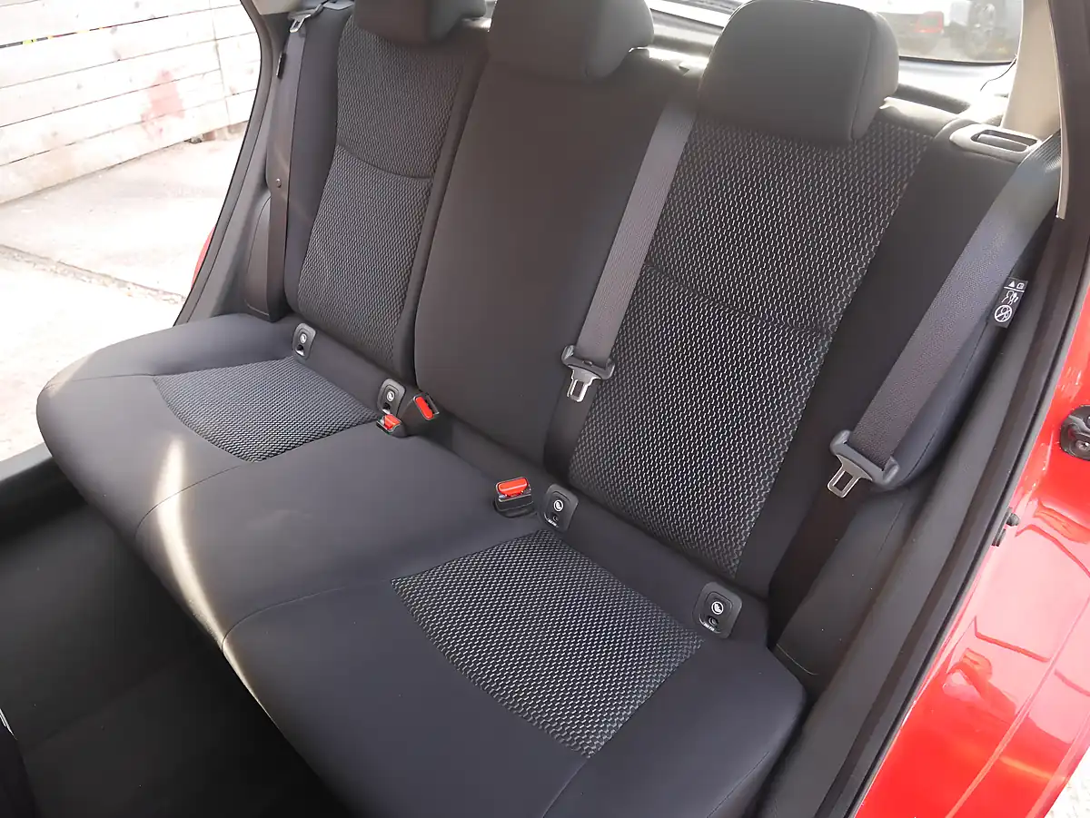 Used 2016 Nissan Pulsar Visia Flame Red - Interior and Exterior details 11