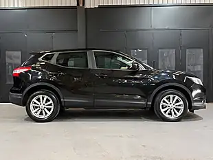 Used 2016 Nissan Qashqai Acenta Black - Interior and Exterior details 3