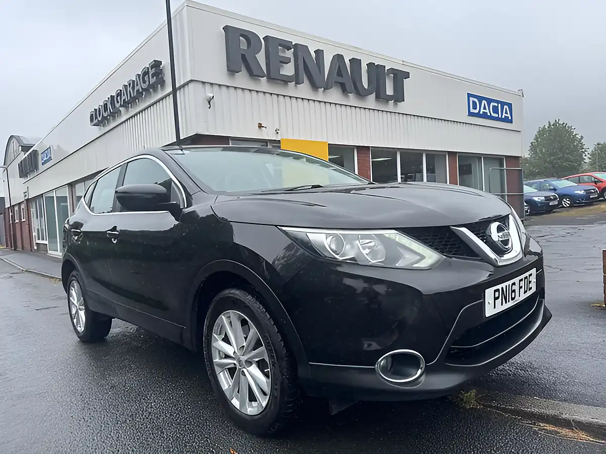 Used 2016 Nissan Qashqai Acenta Black - Front View