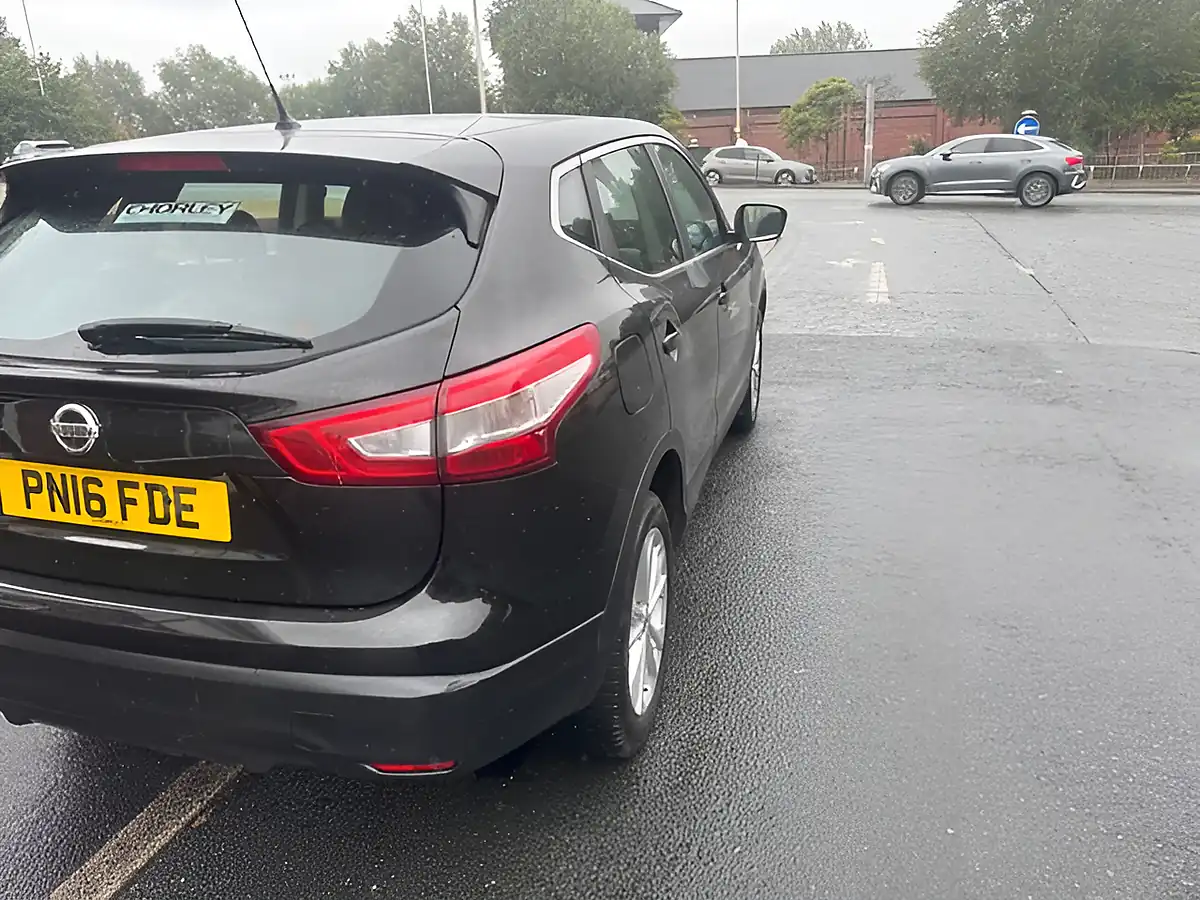 Used 2016 Nissan Qashqai Acenta Black - Interior and Exterior details 12