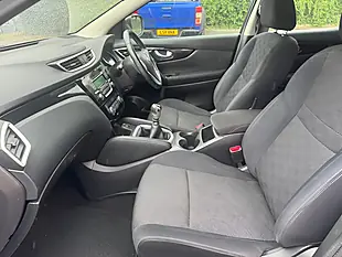 Used 2016 Nissan Qashqai Acenta Black - Interior and Exterior details 13