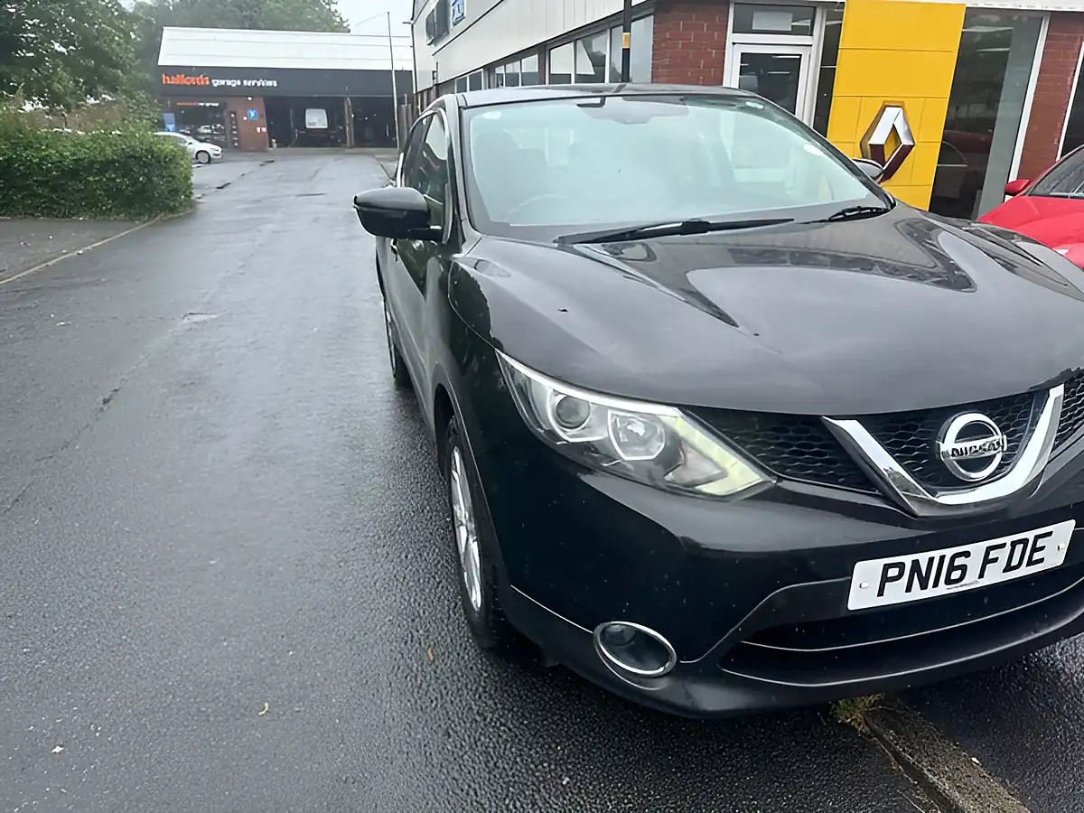 Used 2016 Nissan Qashqai Acenta Black - Interior and Exterior details 6