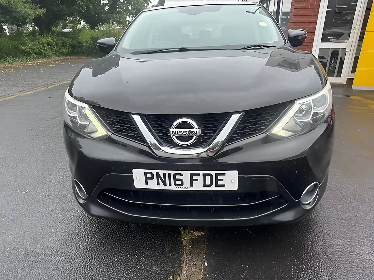 Used 2016 Nissan Qashqai Acenta Black - Interior and Exterior details 8