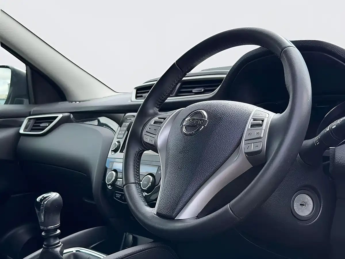 Used 2016 Nissan Qashqai Acenta Black - Interior and Exterior details 11