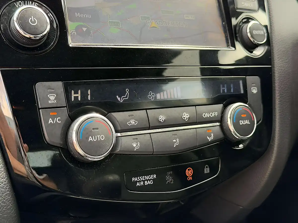 Used 2016 Nissan Qashqai Acenta Black - Interior and Exterior details 19