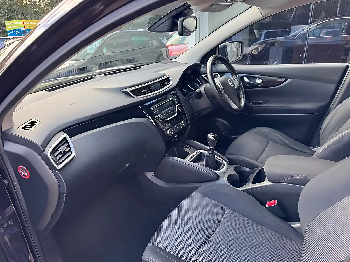 Used 2016 Nissan Qashqai Acenta Black - Interior and Exterior details 12
