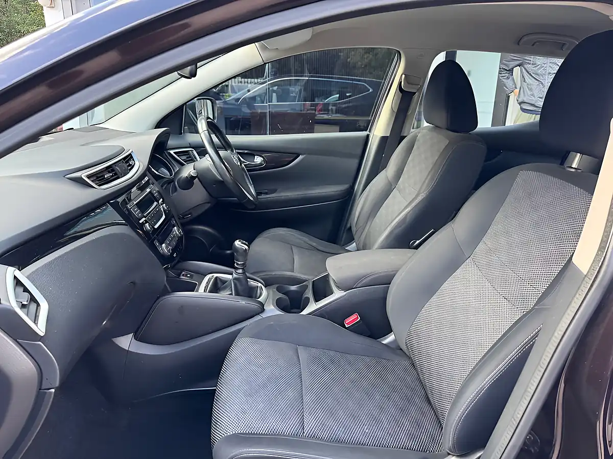 Used 2016 Nissan Qashqai Acenta Black - Interior and Exterior details 13