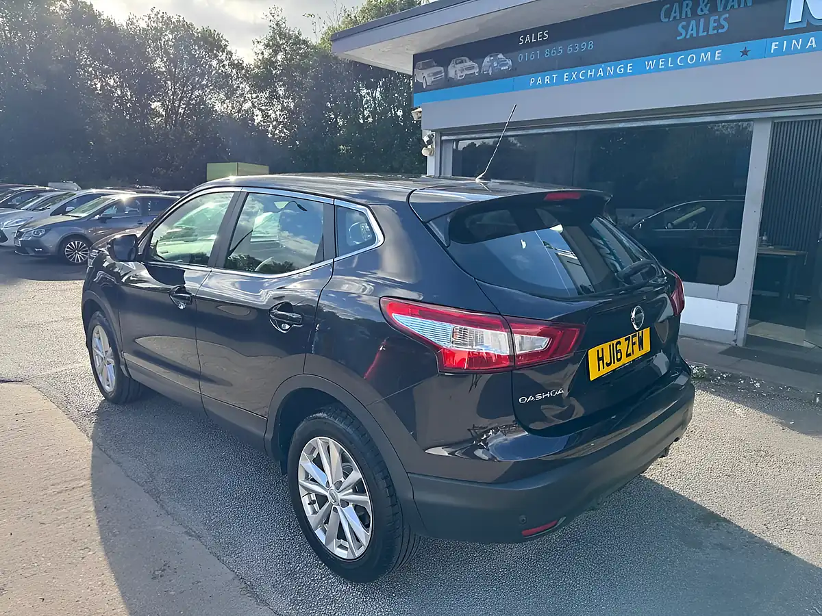 Used 2016 Nissan Qashqai Acenta Black - Interior and Exterior details 3