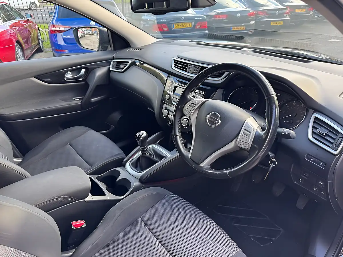 Used 2016 Nissan Qashqai Acenta Black - Interior and Exterior details 7
