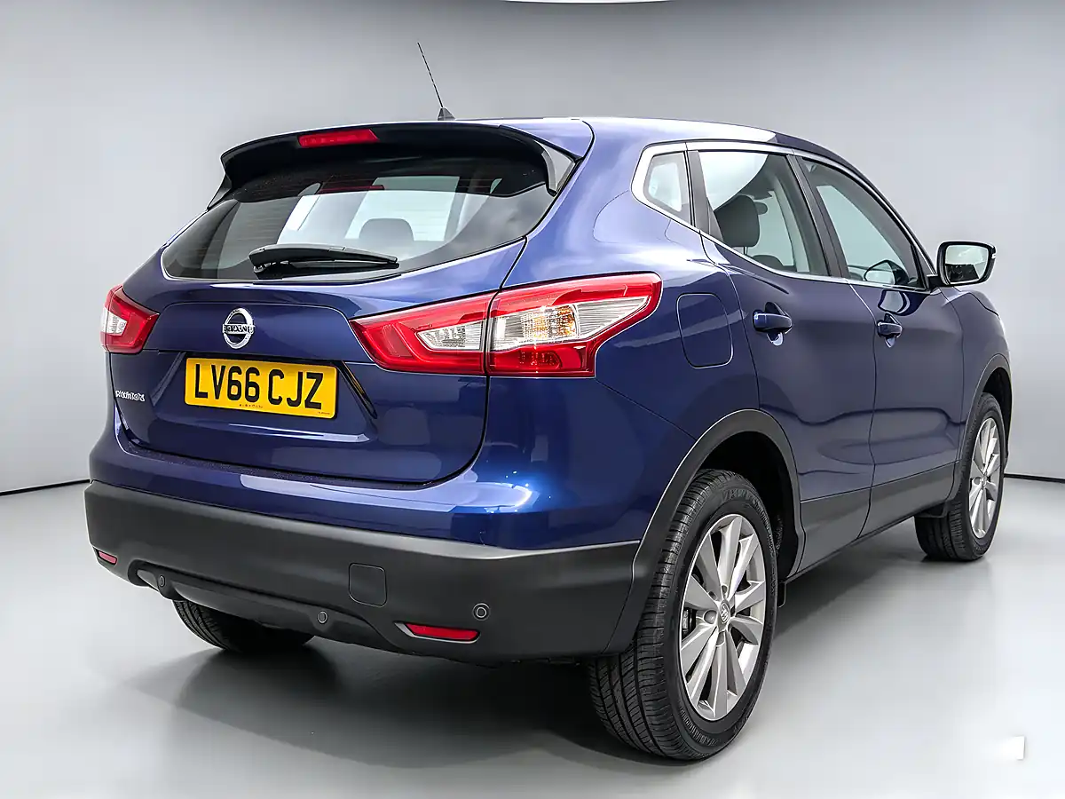 Used 2016 Nissan Qashqai Acenta Blue - Interior and Exterior details 4