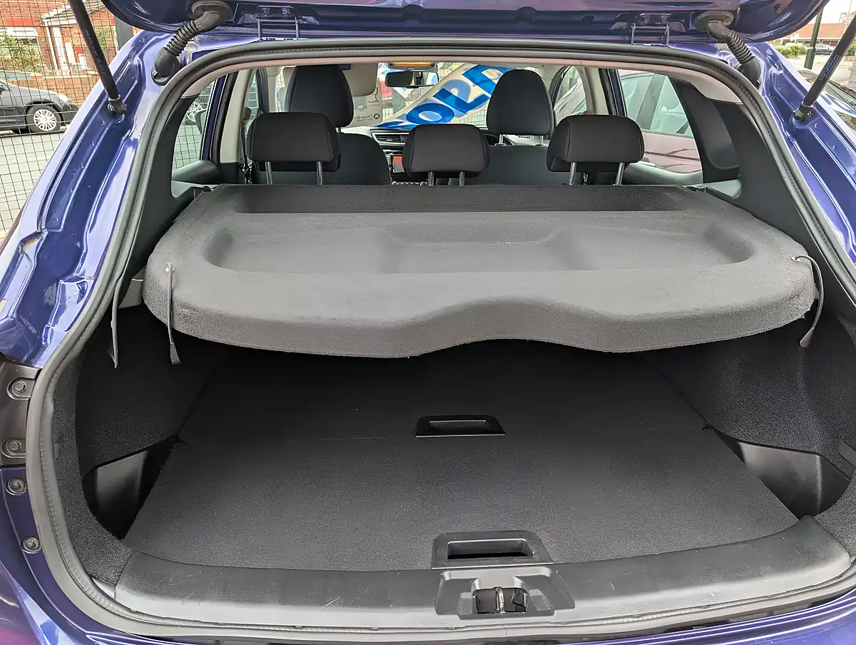 Used 2016 Nissan Qashqai Acenta Blue - Interior and Exterior details 9