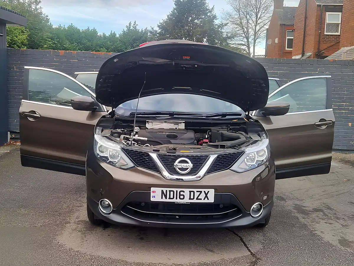 Used 2016 Nissan Qashqai Acenta Bronze - Interior and Exterior details 10