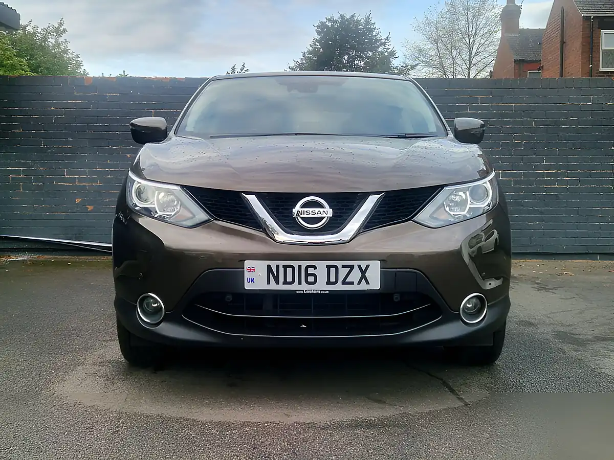Used 2016 Nissan Qashqai Acenta Bronze - Interior and Exterior details 11